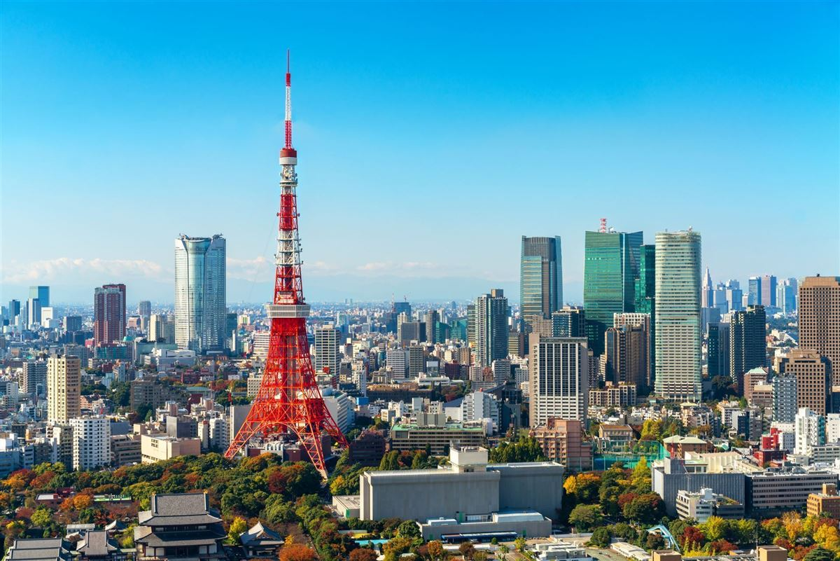 Tokyo Tower als Portrait in Tokio